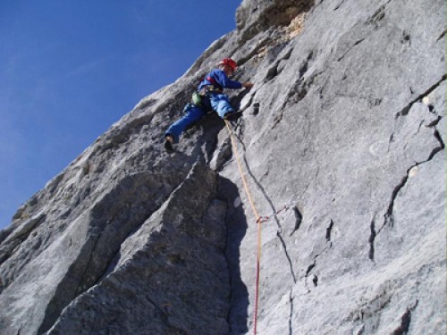 Wandkletterei in der 1.SL der Route "Himmelblau" (7)